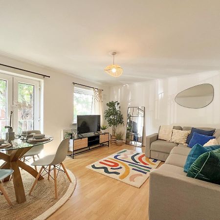 Beautiful Windsor 2 Bed, Perfect Location, 5 Mins Walk To Centre, Free Parking, Legoland, Ascot Apartment Exterior foto