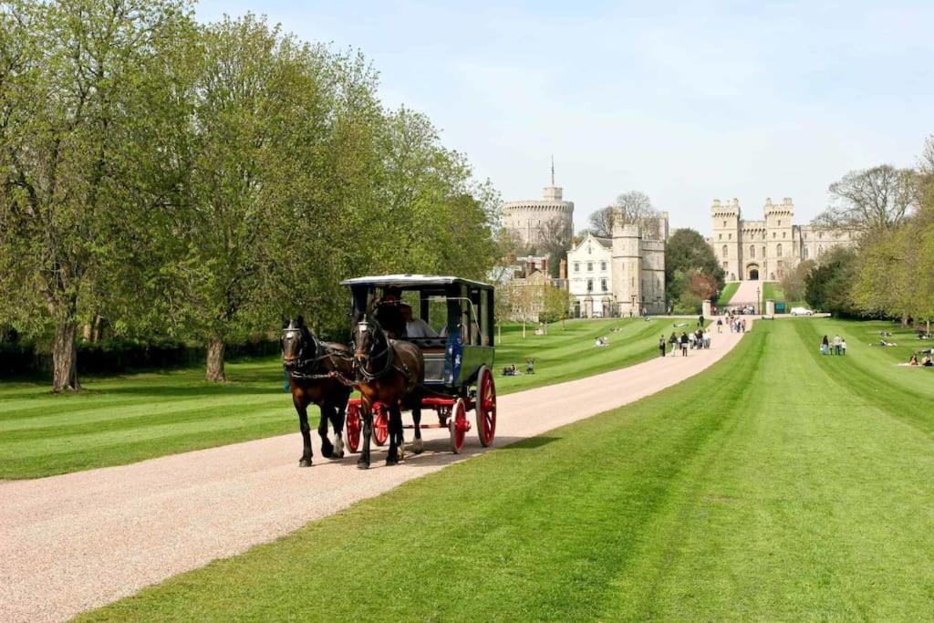 Beautiful Windsor 2 Bed, Perfect Location, 5 Mins Walk To Centre, Free Parking, Legoland, Ascot Apartment Exterior foto