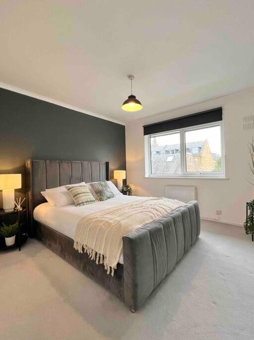 Beautiful Windsor 2 Bed, Perfect Location, 5 Mins Walk To Centre, Free Parking, Legoland, Ascot Apartment Exterior foto