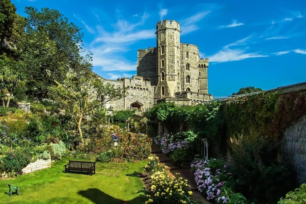 Beautiful Windsor 2 Bed, Perfect Location, 5 Mins Walk To Centre, Free Parking, Legoland, Ascot Apartment Exterior foto