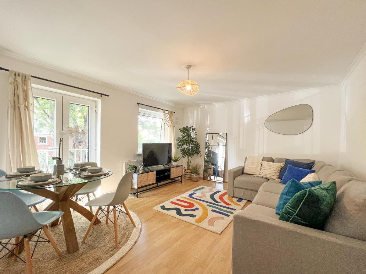 Beautiful Windsor 2 Bed, Perfect Location, 5 Mins Walk To Centre, Free Parking, Legoland, Ascot Apartment Exterior foto